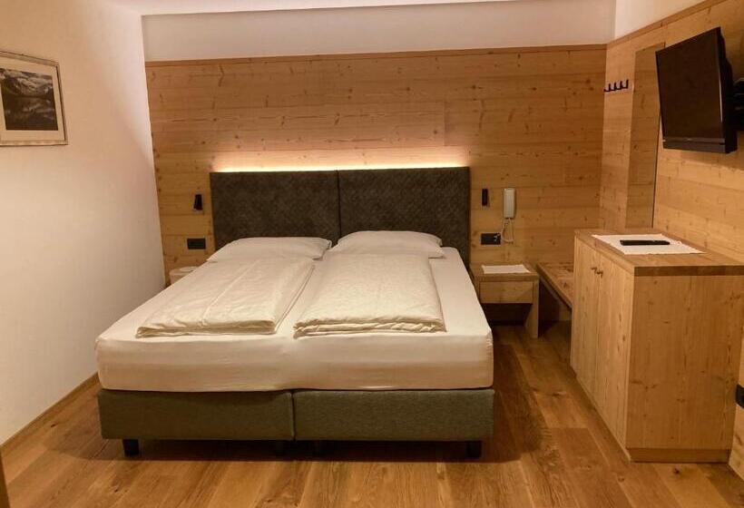 اتاق استاندارد با بالکن, Ortler