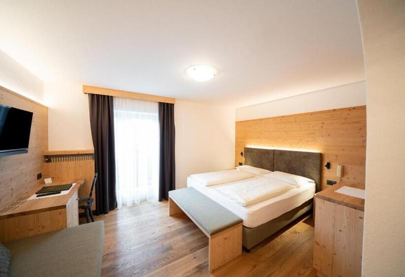 اتاق استاندارد با بالکن, Ortler