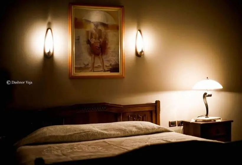 اتاق استاندارد سه نفره, Real Scampis