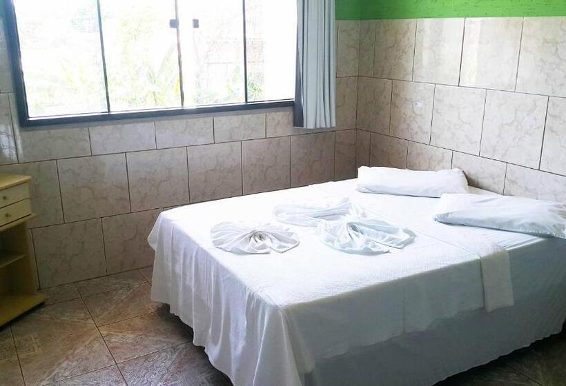 חדר סטנדרט יחיד, Yves