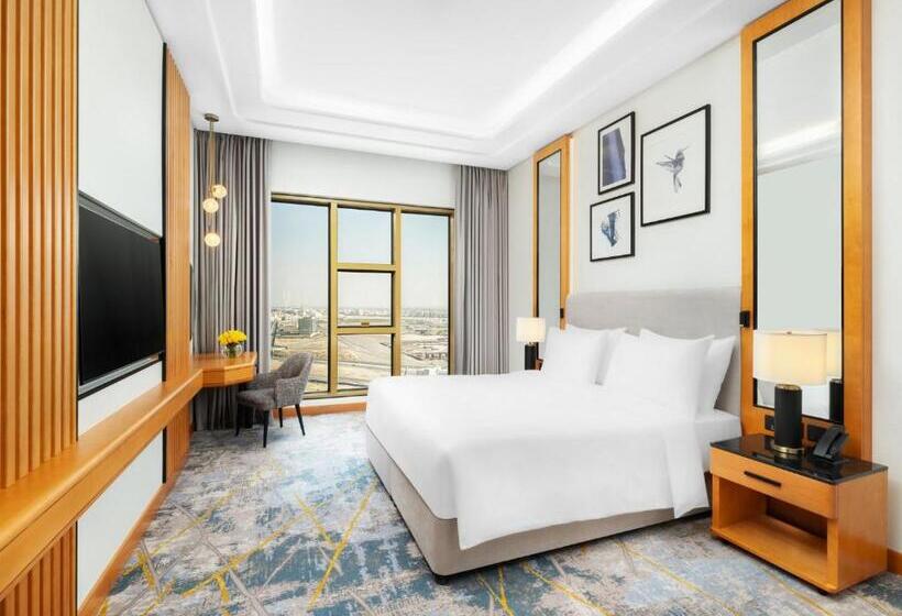 חדר דחוקס עם מיטת קינג, Voco Jeddah Gate, An Ihg