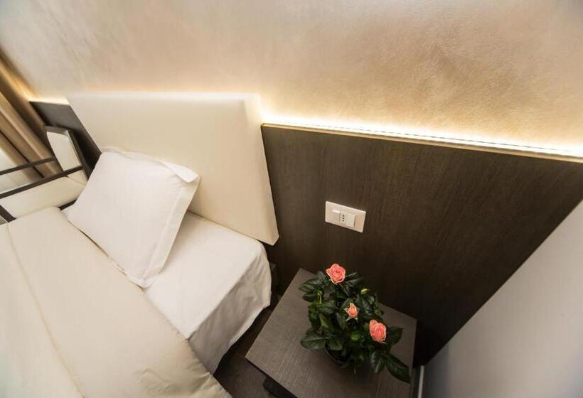 스탠다드 룸 킹사이즈 침대, B&b Corte Sul Naviglio Cin I T 0 1 5 0 7 0 C 1 3 X U I L Q C V
