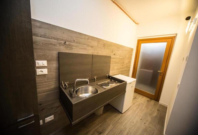 Стандартный Номер Кровать Кинг, B&b Corte Sul Naviglio Cin I T 0 1 5 0 7 0 C 1 3 X U I L Q C V