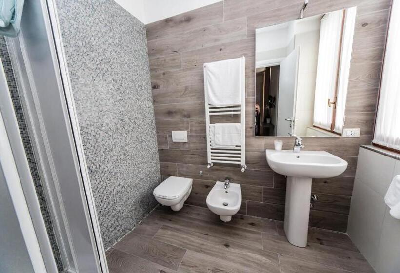 Quarto standart individual, B&b Corte Sul Naviglio Cin I T 0 1 5 0 7 0 C 1 3 X U I L Q C V