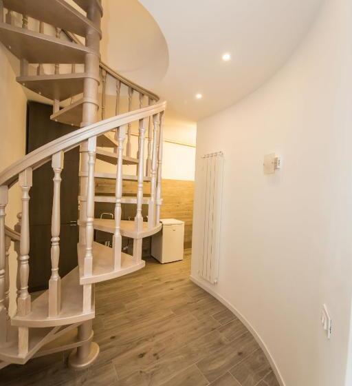 스탠다드 룸 킹사이즈 침대, B&b Corte Sul Naviglio Cin I T 0 1 5 0 7 0 C 1 3 X U I L Q C V