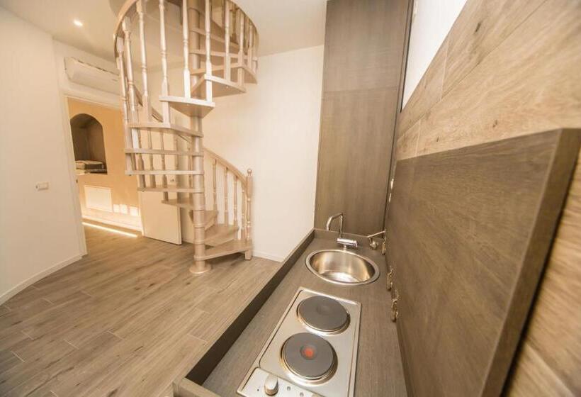 Quarto Standard Cama King, B&b Corte Sul Naviglio Cin I T 0 1 5 0 7 0 C 1 3 X U I L Q C V