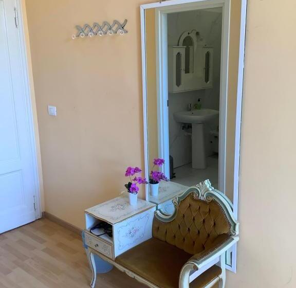 اتاق استاندارد سه نفره, B&b Dante Alighieri