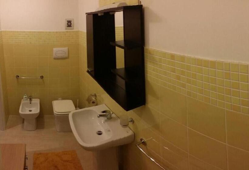 スタンダードトリプルルーム, B&b Pian Del Lago