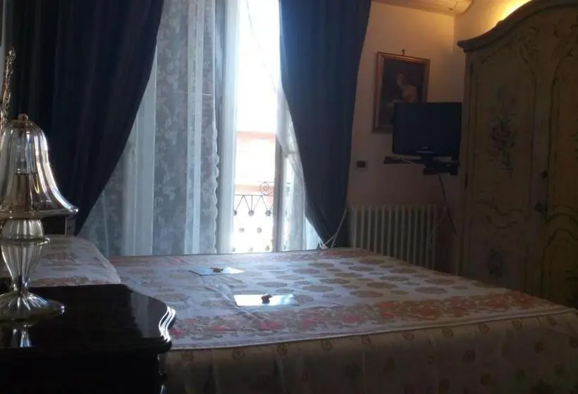 バルコニー付きデラックスルーム, B&b Vittoria Colonna