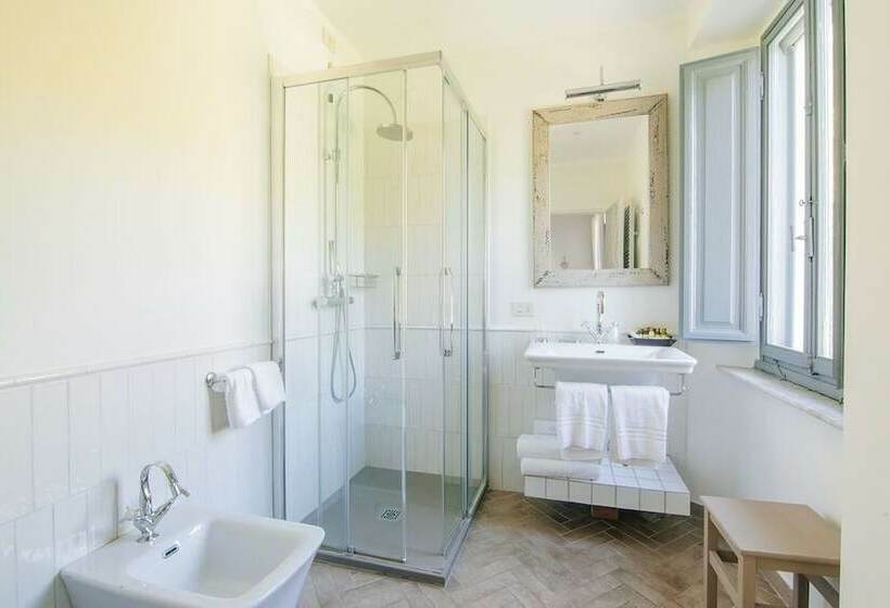 سوییت, Villa La Bianca