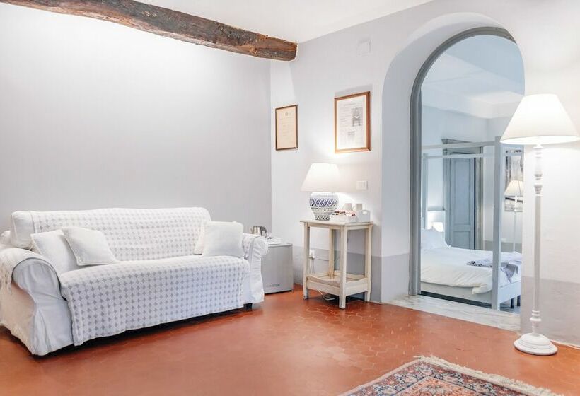 سوییت, Villa La Bianca