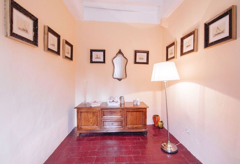 سوییت, Villa La Bianca