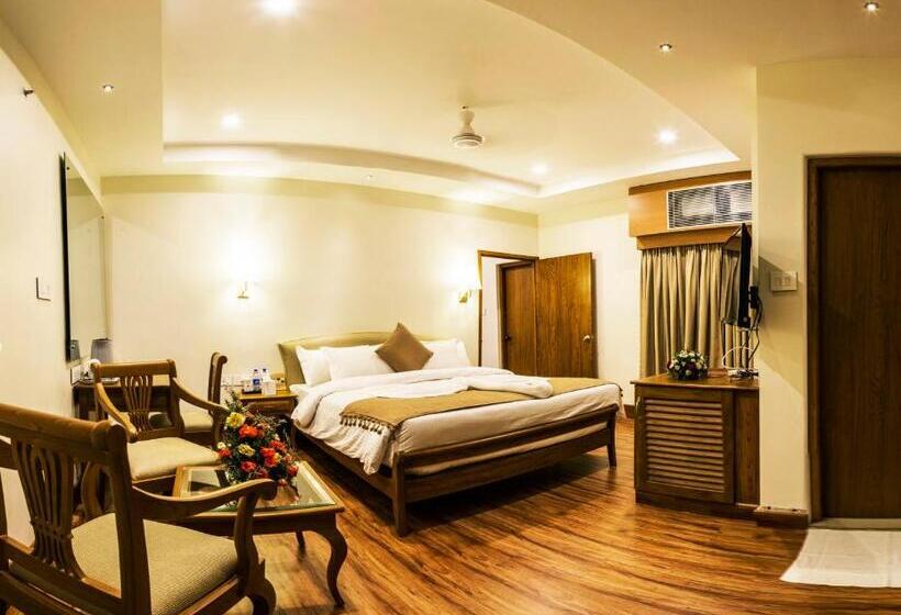 이그제큐티브 룸, Hill Palace Hotel & Spa