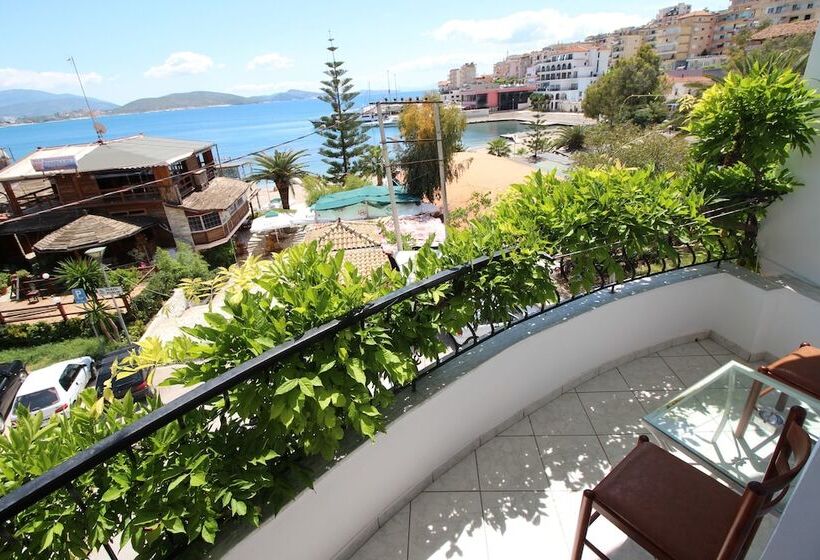 バルコニー付きスタンダードルーム, Cakalli