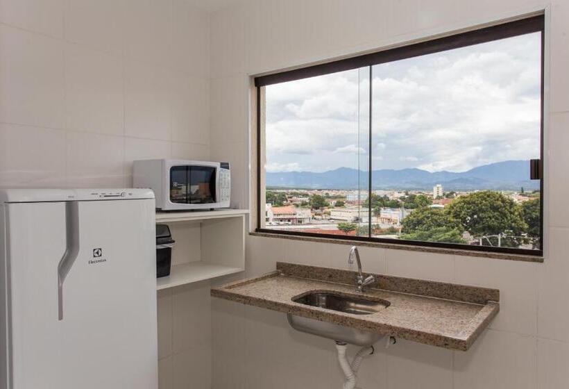 Quarto Quádruplo Estandar, Domum