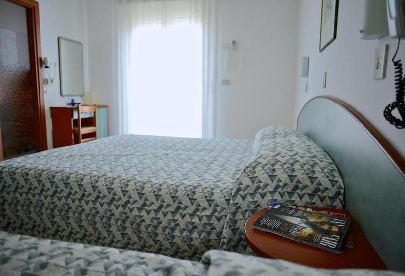 ファミリールーム, Gabry