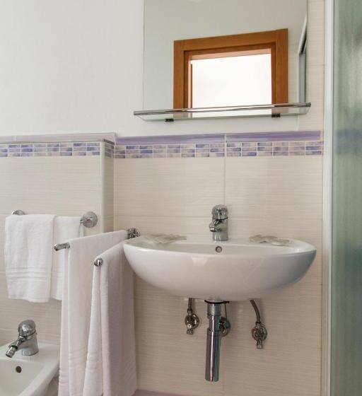 ファミリールーム, Gabry