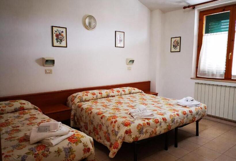 חדר קלאסי לשלושה, Osteria Dei Locandieri