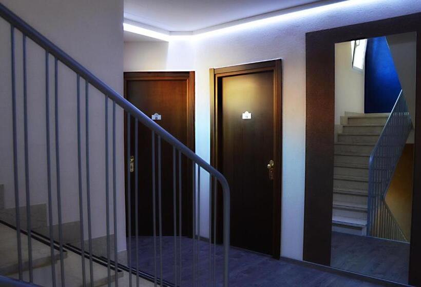 חדר סטנדרט, Posta