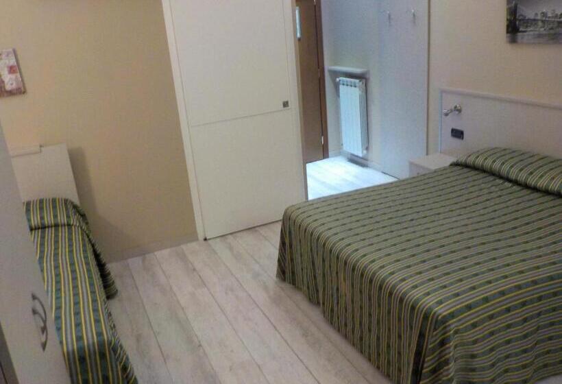 スタンダードトリプルルーム, Posta