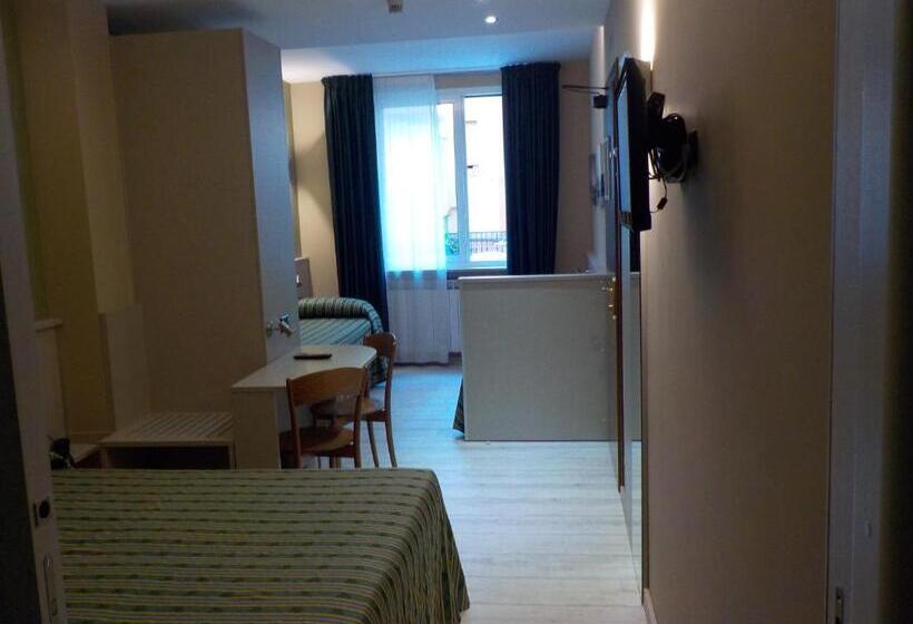 スタンダード４人部屋, Posta