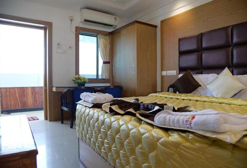 חדר דלוקס נוף לים, Tri Sea