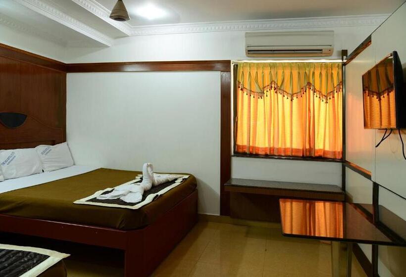 חדר דלוקס לארבעה, Tri Sea