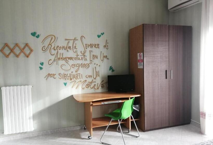 اتاق استاندارد سه تخته با سرویس بهداشتی مشترک, B&b A Casa Dei Nonni