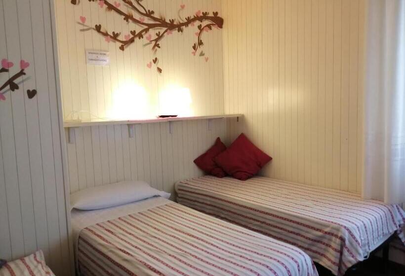 اتاق استاندارد سه نفره, B&b A Casa Dei Nonni