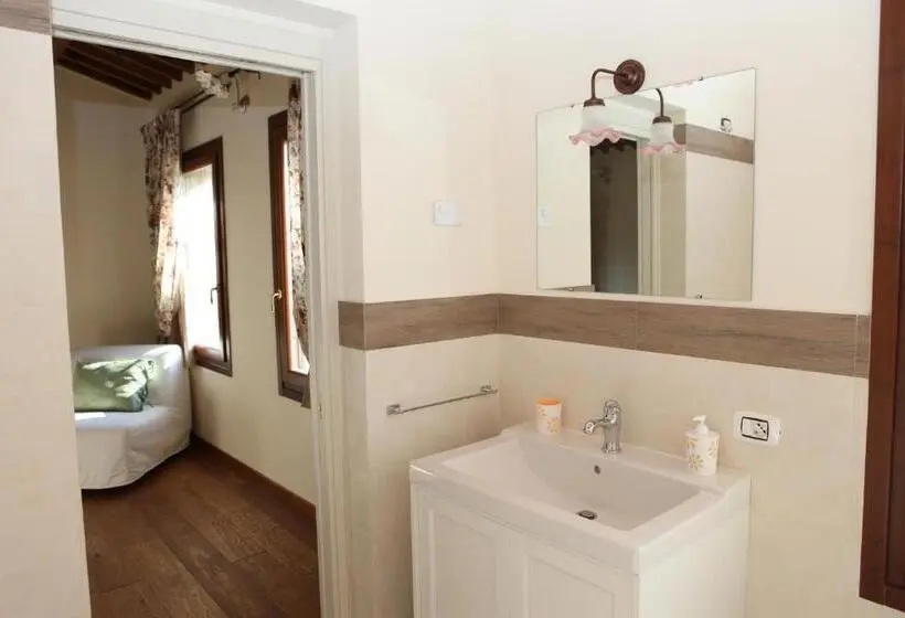 デラックスルーム, B&b Corte San Tomaso