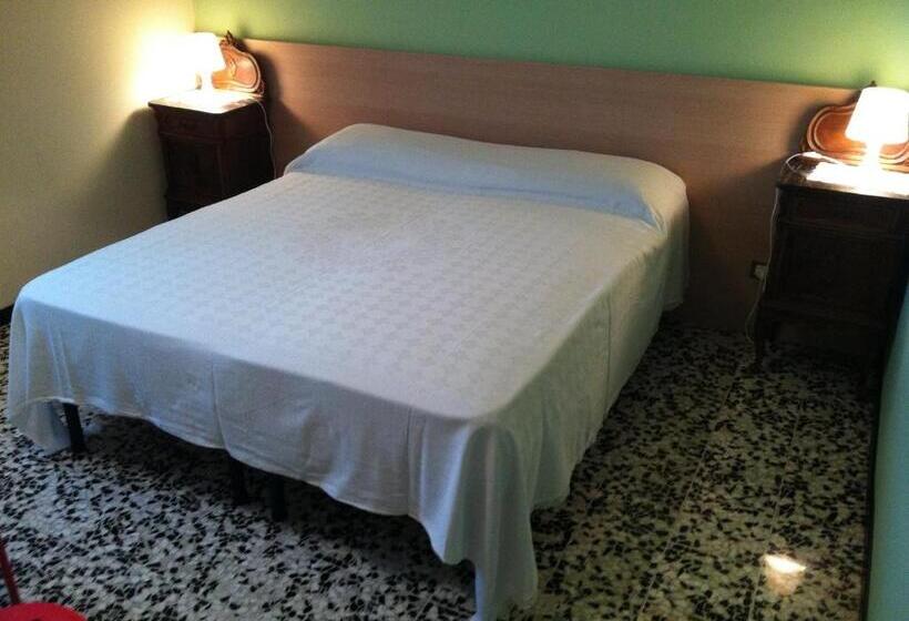 דירת חדר בקומת קרקע, B&b Orchidea Bianca