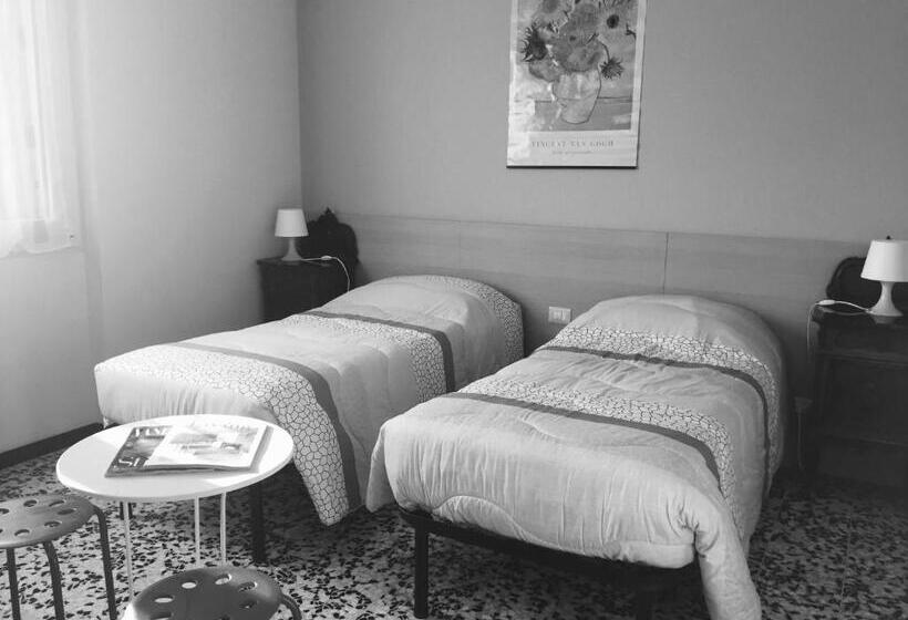 דירת חדר בקומת קרקע, B&b Orchidea Bianca