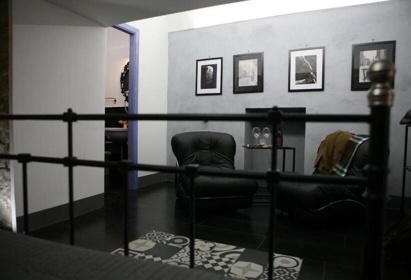 수피리어 패밀리 룸, A Mo Casa