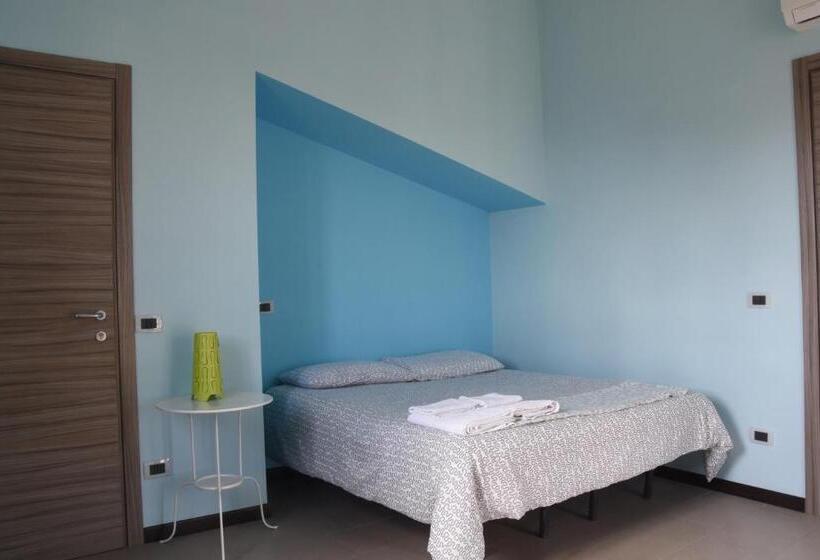 标准三人间, Casa Natia