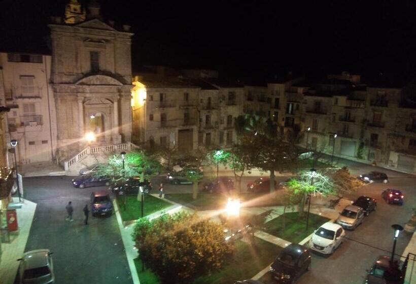 标准三人间, Casa Natia