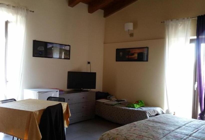 标准工作室带阳台, Casa Natia