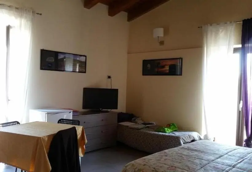 Standard-studio Parveke, Casa Natia