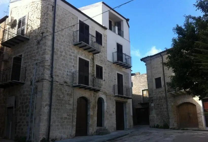 Standard-studio Parveke, Casa Natia