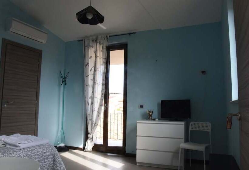 标准三人间, Casa Natia