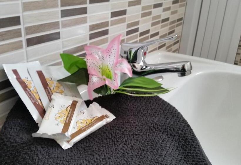 غرفة قياسية ثلاثية, Il Sole Del Mediterraneo