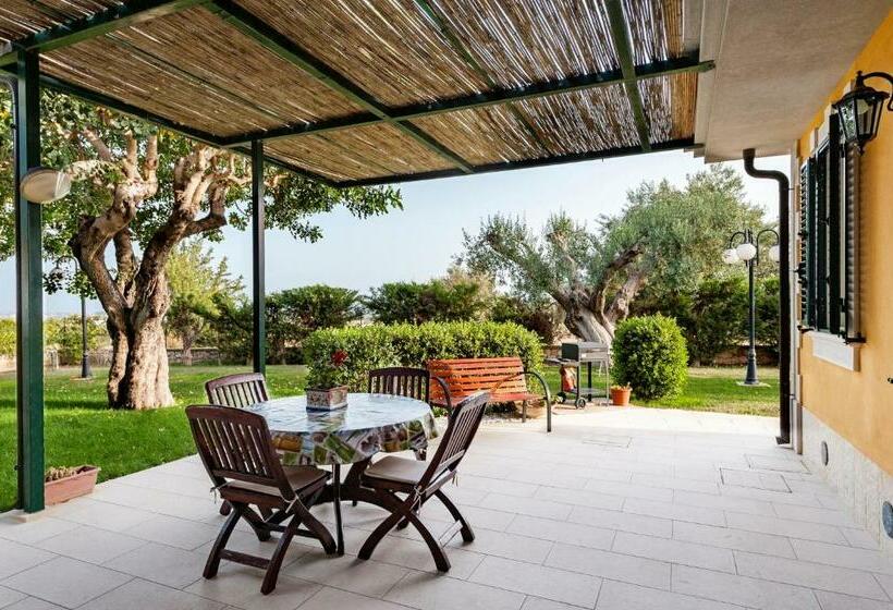 庭の見える１ベッドルームアパートメント, Valleforno Country House Di Charme