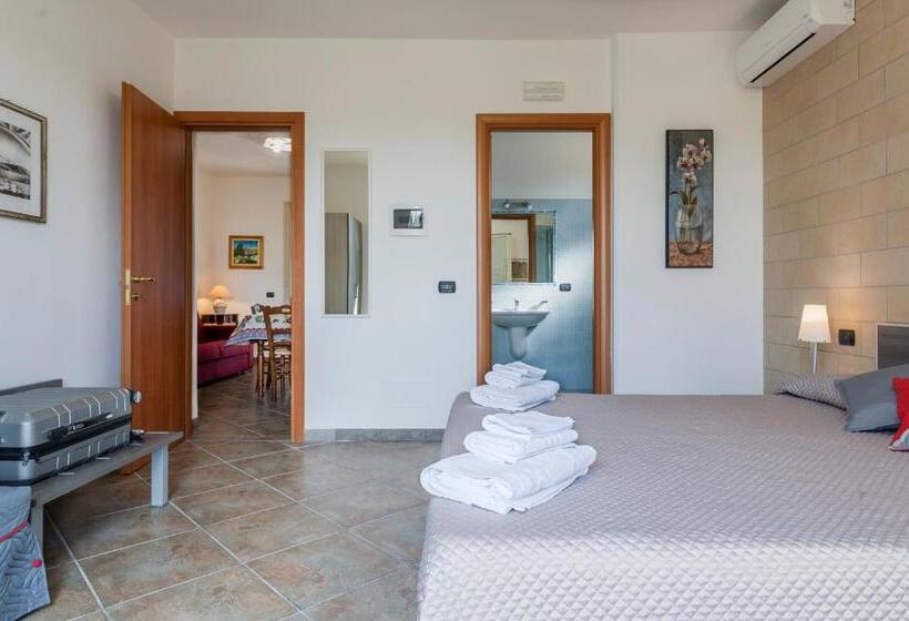 庭の見える１ベッドルームアパートメント, Valleforno Country House Di Charme