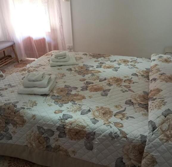 اتاق استاندارد سه نفره, Villa Maricla