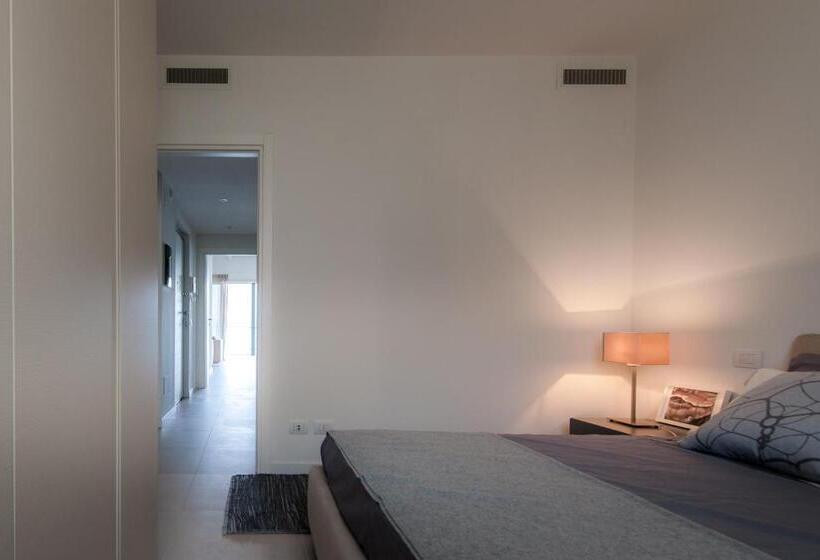 1 Bedroom Apartment Lake View, Filario Hotel & Residences