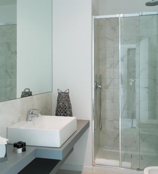 スタンダードスタジオ, Filario Hotel & Residences