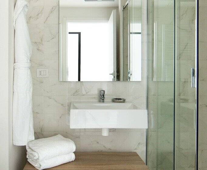 1 Bedroom Apartment Lake View, Filario Hotel & Residences