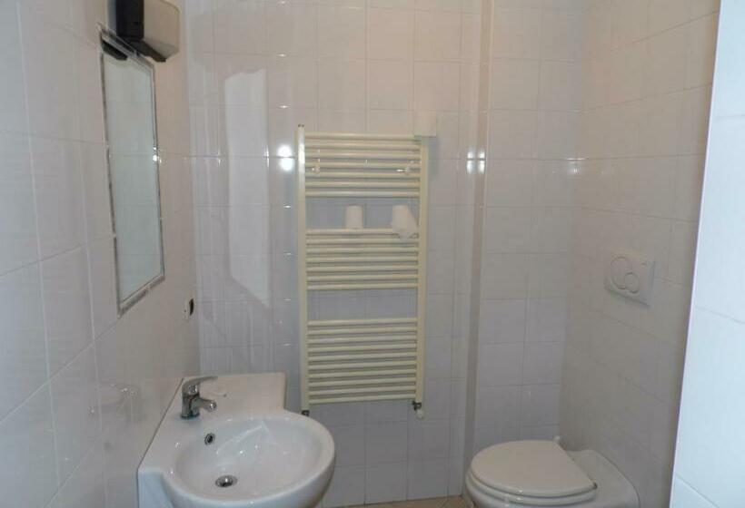 اتاق استاندارد یک نفره, Ai Vecchi Tempi