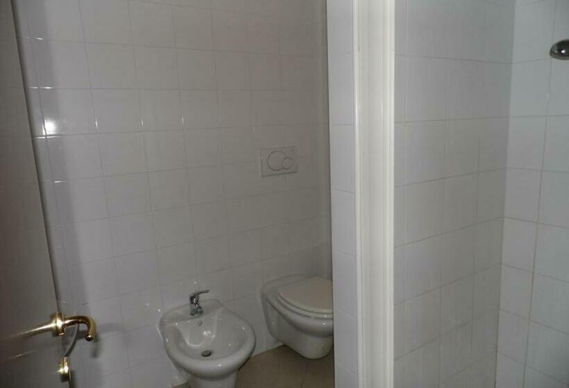 اتاق استاندارد یک نفره, Ai Vecchi Tempi