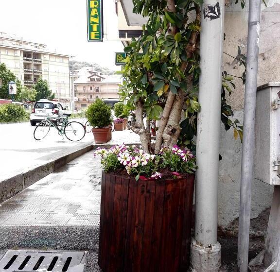 غرفة قياسية ثلاثية, Albergo B&b Ristorante Grace