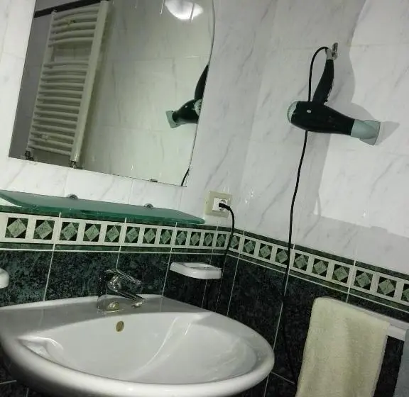 اتاق لوکس یک تخته, Albergo B&b Ristorante Grace